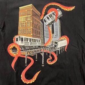 RARE vintage gama-go graphic-tee w/ squid attacking elevated train in cityscape